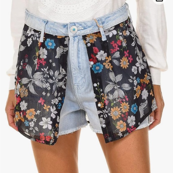 NWT - Desigual Women’s Denim Short with Floral Skirt - US Size 4 - Picture 2 of 15